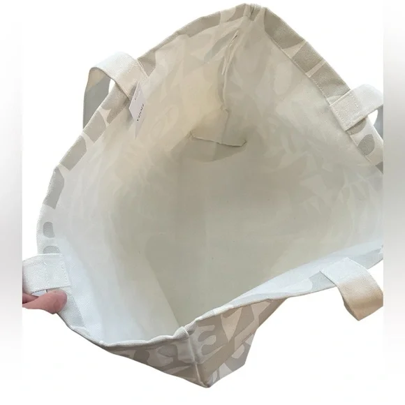 VUORI NWT Cream Tote Bag. Limited Edition “Celebrating a Decade”. - Picture 5 of 10